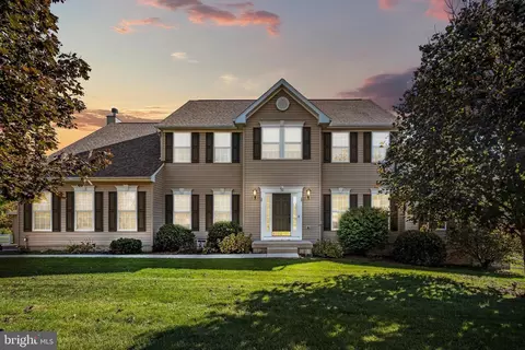 26 Stoneway Ct, Charles Town, WV 25414