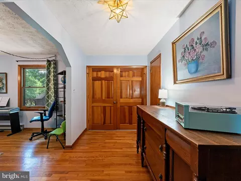 Entry Way - 116 Rehoboth Ln, Summit Point, WV 25446 photo 2 of 4