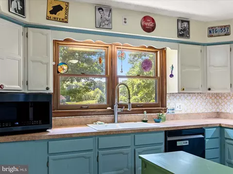 Kitchen - 116 Rehoboth Ln, Summit Point, WV 25446 photo 3 of 6