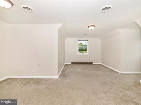 Bedroom - 21 Rock Spring Ln, Shepherdstown, WV 25443 photo 6 of 10