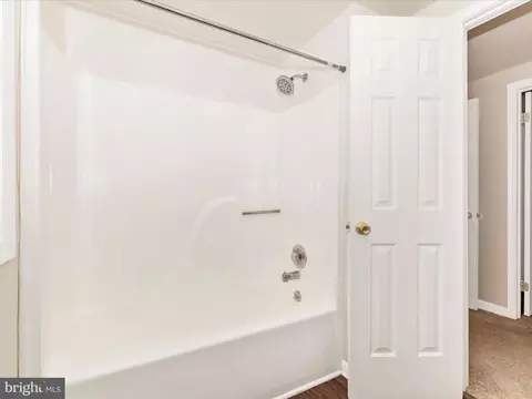 Bath - 21 Rock Spring Ln, Shepherdstown, WV 25443 photo 4 of 5