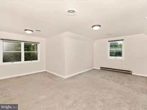 Bedroom - 21 Rock Spring Ln, Shepherdstown, WV 25443 photo 5 of 10