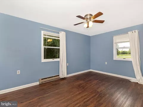 Bedroom - 21 Rock Spring Ln, Shepherdstown, WV 25443 photo 2 of 10