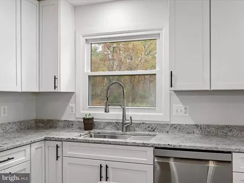 Kitchen - 2311 Summit Point Rd, Summit Point, WV 25446 photo 3 of 5