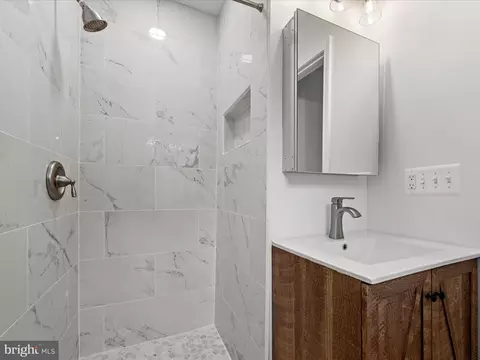 Bath - 2311 Summit Point Rd, Summit Point, WV 25446 photo 2 of 3