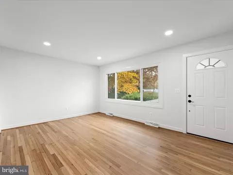 Living - 2311 Summit Point Rd, Summit Point, WV 25446 photo 4 of 4