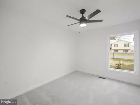 Bedroom - 415 E 10th Ave, Ranson, WV 25438 photo 6 of 7