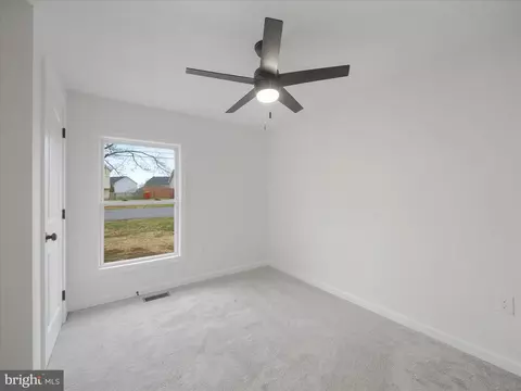 Bedroom - 415 E 10th Ave, Ranson, WV 25438 photo 4 of 7