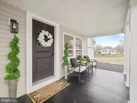Exterior - 415 E 10th Ave, Ranson, WV 25438 photo 6 of 6