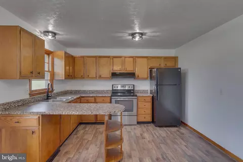Kitchen - 304 S Reymann St, Ranson, WV 25438 photo 2 of 3