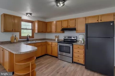 Kitchen - 304 S Reymann St, Ranson, WV 25438 photo 1 of 3