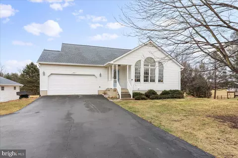 23 Teakwood Ct, Harpers Ferry, WV 25425