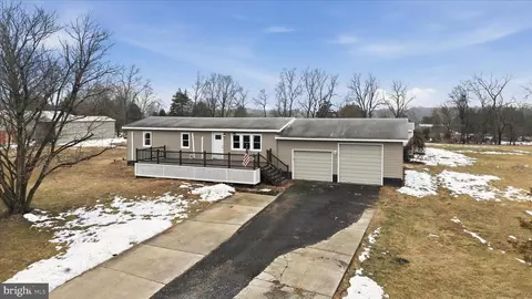 337 Cedar Dr, Kearneysville, WV 25430