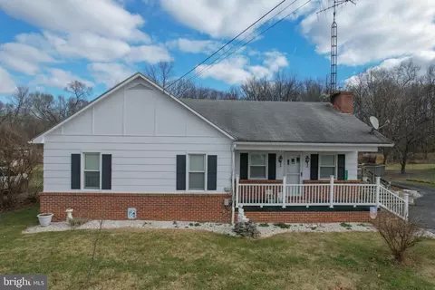 119 Old Leetown Pike, Kearneysville, WV 25430