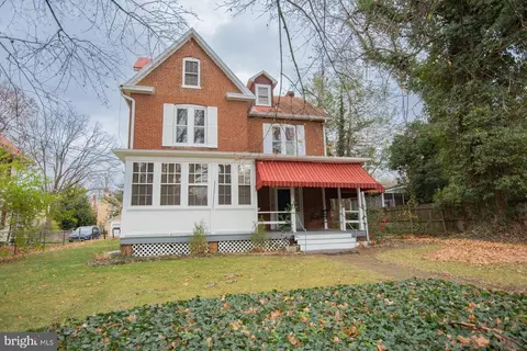 529 S George St, Charles Town, WV 25414