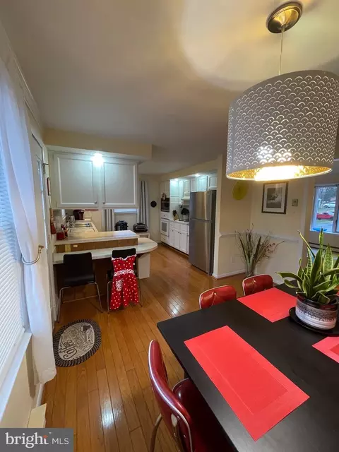 Kitchen - 99 Exeter Ct, Shepherdstown, WV 25443 photo 4 of 5