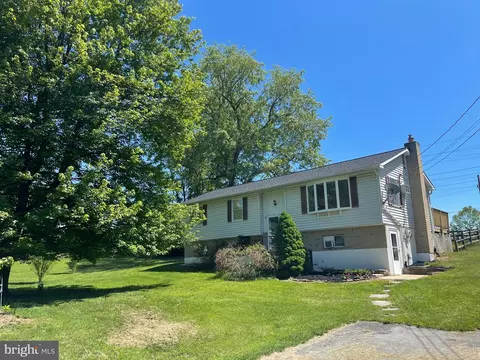 Exterior - 99 Exeter Ct, Shepherdstown, WV 25443 photo 4 of 7