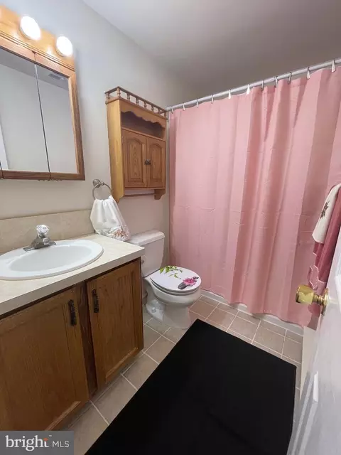 Bath - 99 Exeter Ct, Shepherdstown, WV 25443 photo 1 of 3