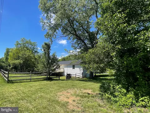 Exterior - 99 Exeter Ct, Shepherdstown, WV 25443 photo 6 of 7