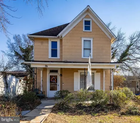 76 Zorger St, Harpers Ferry, WV 25425