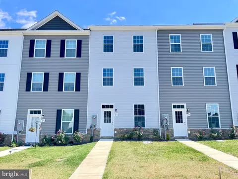 22 Snowdrop Ct, Kearneysville, WV 25430
