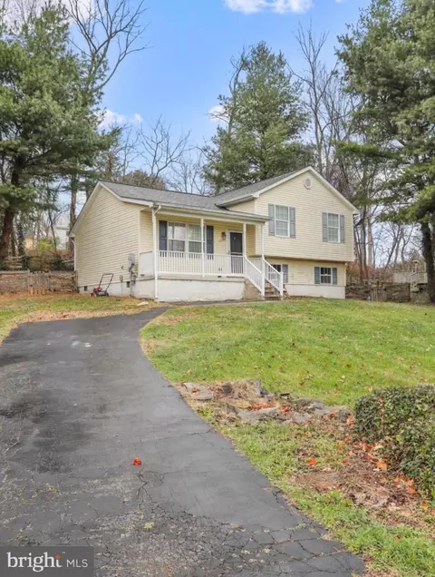 121 Spring Dale Dr, Charles Town, WV 25414