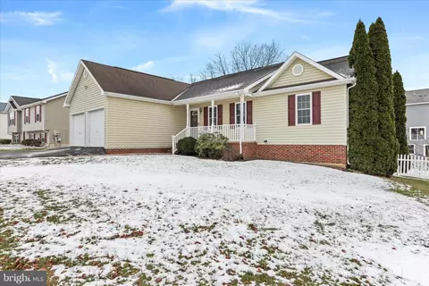 107 Briar Run Dr, Ranson, WV 25438 photo 4