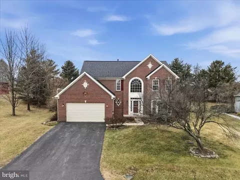 41 Pinehurst Ct, Charles Town, WV 25414