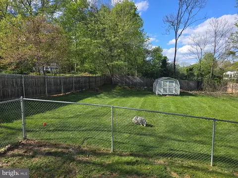 Exterior - 32 Scott Dr, Shepherdstown, WV 25443 photo 8 of 10