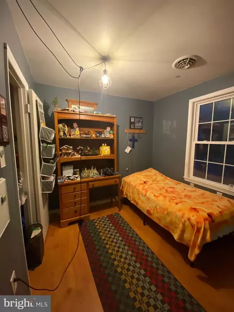 Bedroom - 32 Scott Dr, Shepherdstown, WV 25443 photo 5 of 7