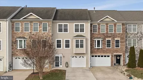 160 Baltusrol Dr, Charles Town, WV 25414