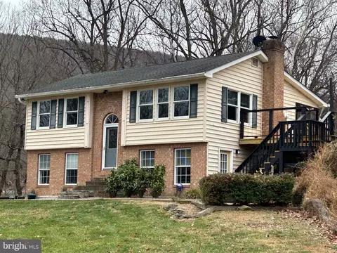 118 Roller Coaster Rd, Harpers Ferry, WV 25425