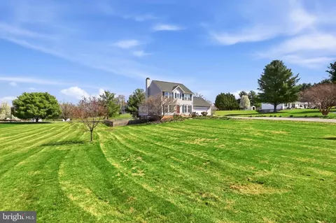 145 Maplewood Ct, Harpers Ferry, WV 25425