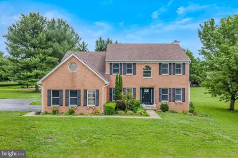 346 Deer Ridge Dr, Harpers Ferry, WV 25425