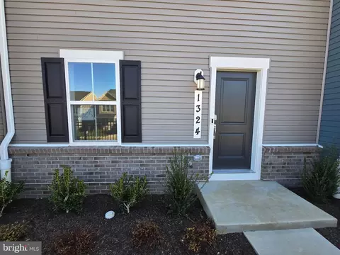 1324 Red Clover Rd, Ranson, WV 25438