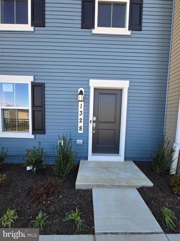 1328 Red Clover Rd, Ranson, WV 25438