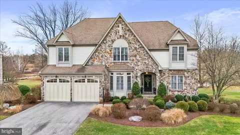 33 Louisa Beall Ln, Charles Town, WV 25414