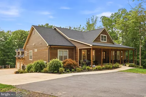 659 Waterside Dr, Harpers Ferry, WV 25425