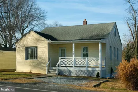 919 Jefferson Ave, Charles Town, WV 25414