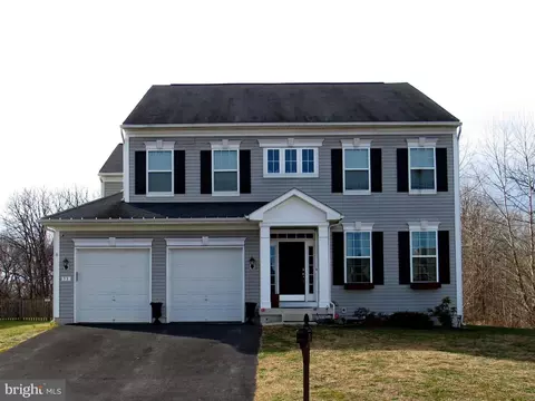 35 Oden Dr, Charles Town, WV 25414