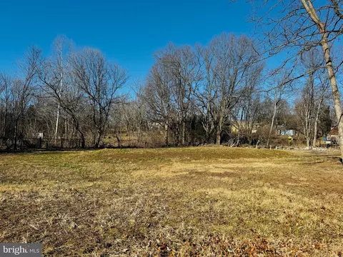 9 King St, Kearneysville, WV 25430