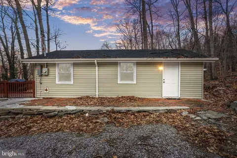 110 Red Maple Ln, Harpers Ferry, WV 25425