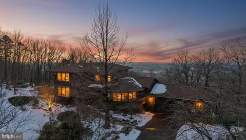 1156 Eagles Nest Ln, Harpers Ferry, WV 25425