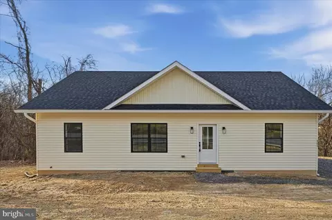 985 Hostler Rd, Harpers Ferry, WV 25425