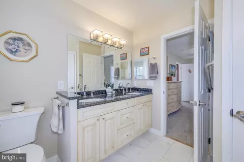 Bath - 73 Mcgregor Dr, Ranson, WV 25438 photo 3 of 6
