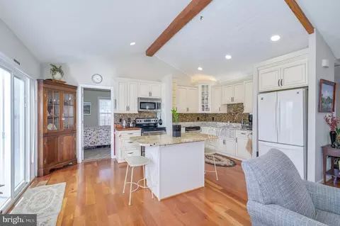 Kitchen - 73 Mcgregor Dr, Ranson, WV 25438 photo 1 of 8