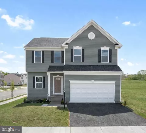 2 Freeman St, Ranson, WV 25438