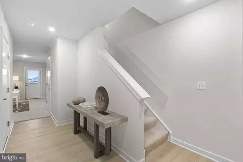 Entry Way - 124 Monroe Ave, Ranson, WV 25438 photo 3 of 16