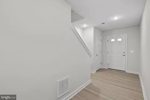 Entry Way - 124 Monroe Ave, Ranson, WV 25438 photo 4 of 16