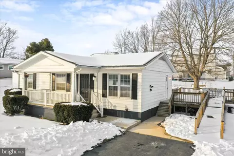 203 Apple Tree Dr, Ranson, WV 25438